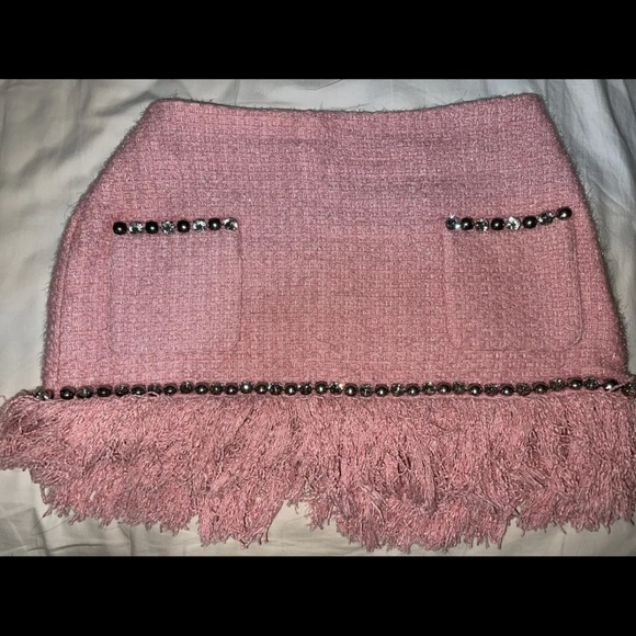 Area Skirt - Picture 1 of 3